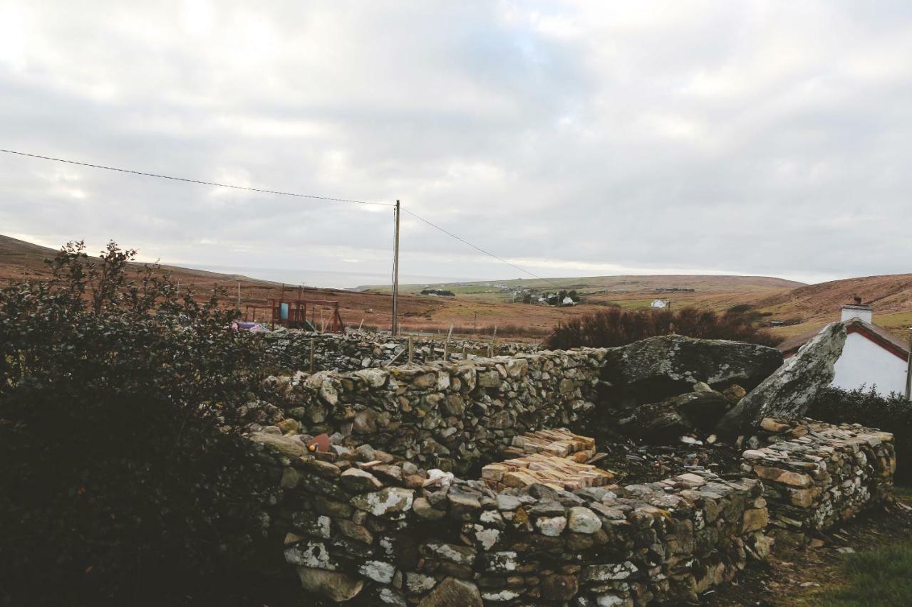 Dolmen Cottage Glencolumbkille Extérieur photo